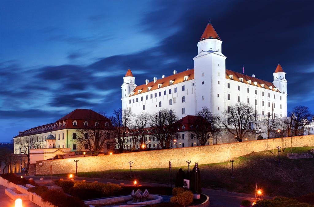 Aplend City Bastova 1 Bratislava Bagian luar foto